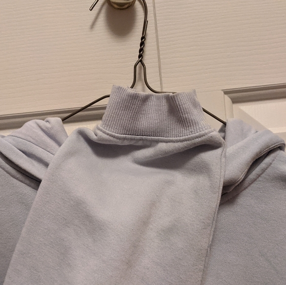 H&M blue cropped hoodie - Picture 3 of 6